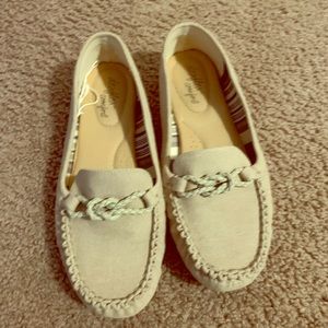 Deluxe comfort flats.